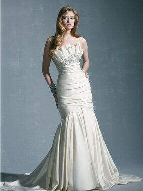 Justin Alexander Signature 9643 Silk Dupion Mermaid Wedding Gown Size 12 Natural